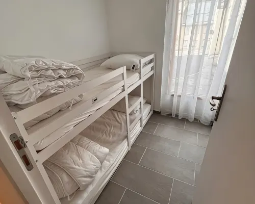 Standing apartment, heart of Bareges village, close to amenities, sleeps 1 to 8 Hotels in Bareges