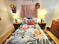 Family friendly 3bed, 2bath house with WiFi, AC, Pool. 6mi-beach, 13mi-airport - Pool