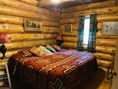 Cozy cottage trails, trout fishing & fireplace.