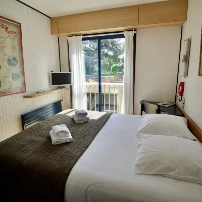 Hotel Arcantis le Voltaire Hotels near Triangle Metro Station, Rennes, Triangle Metro Station