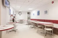 101 Guesthouse Hotel - Parking