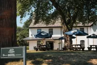 Coach & Horses Hotel