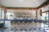 Diamond Water Edge Resort - bar