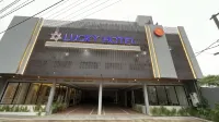 Lucky Hotel Purwodadi - parking