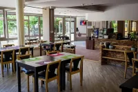 Adonis Gapotel - breakfast