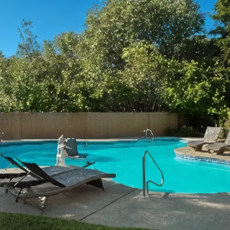 Lake Natoma Inn