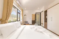 Terra Calm Mountain View Private Pool Villa Hotels near Bai Da