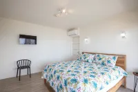 Oceanview 2BR-walking distance to Mullet bay Beach - balcony