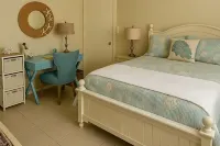 Private Oasis in with Pool-Spa-Cooling Misters - Private Pools
