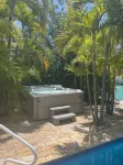 Large Full Duplex with Pool / Hot tub Pet Friendly  581- 591 10th Street - Bathtub