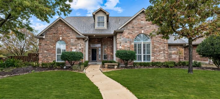 Rockwall Urban Oasis- 3600sqft -Pool/Spa/Game Room/Office-Overlooks Lake/Park ロックウォールのホテル