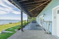 Whidbey Island No-Bank Waterfront Beach House - 3성급