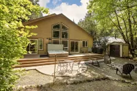 Mt Hood Village! Close to Golf and Skiing. Hot Tub+Dog Friendly - 4성급