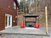 Stylish Cataloochee Mtn Cabin with a hot tub. - 샬레 호텔