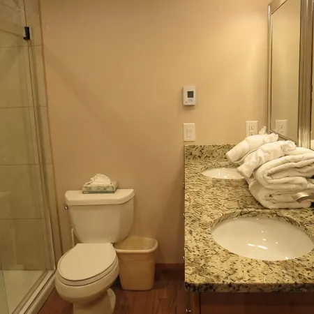 Cozy studio on Copper Moutain only 100 yards to the Super Bee.  Pet Friendly!