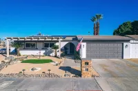 Guesthouse Poolside Suite 700sf 1 BR/2 BA/LR - Private Pools