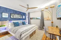 ~The Hummingbird House~  Sauna, Two King Beds, Mountain Views! - 방갈로