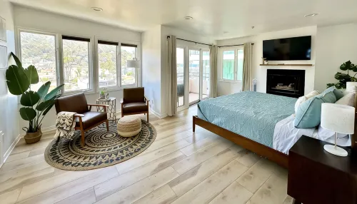 Catalina Dreamin' // Your Ultimate Island Getaway! // Remodeled 3 Bed + 2.5 Bath - บังกะโล