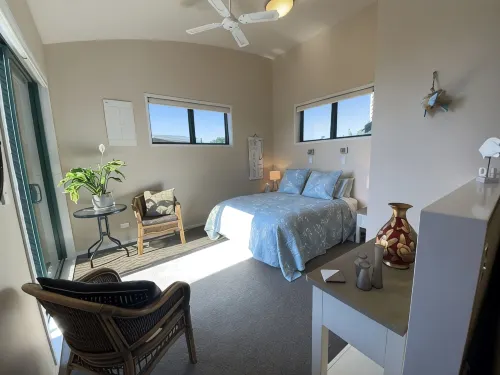 Seaside Studio Apartment with sea view deck