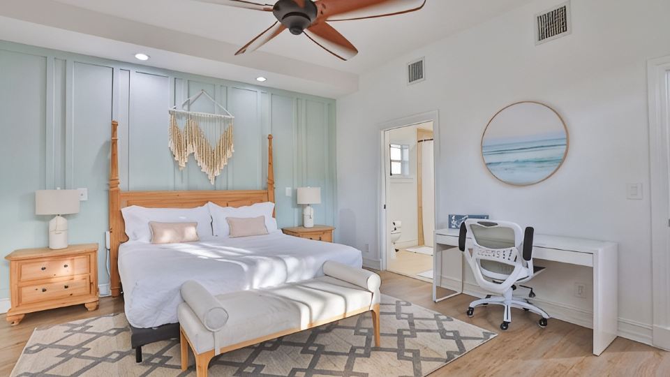 Huge Cove Home w Tiki and Spa+ Bikes, Minutes to Ocean