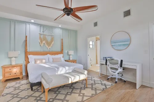Huge Cove Home w Tiki and Spa+ Bikes, Minutes to Ocean - 3성급