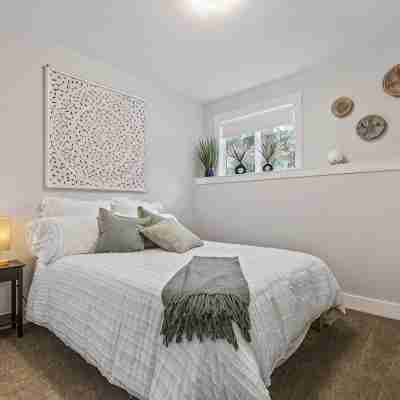 Okanagan Lakeview Oasis, 2 Bed, 2 Bath, Sleeps 6 Rooms