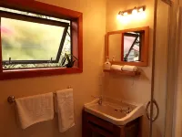 Welcome Home Cottage, Manapouri, Fiordland - Wi-Fi