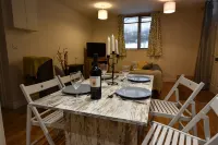 Recently renovated 2 bedroom annexe with open plan living room and kitchen.