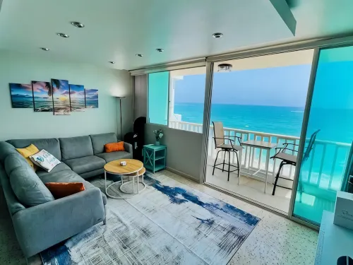 Oceanfront Oasis: Beachfront Gem and Ocean Vistas -  Ferienwohnungen