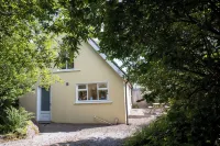 Rusheens Cottage. Charming comfortable cottage with sauna in peaceful valley. Hotel di 