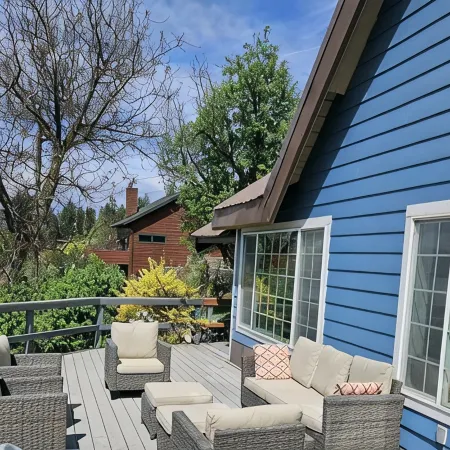 New! Charming Blue Haven Cottage with Amazing Lake Pend Oreille Views!