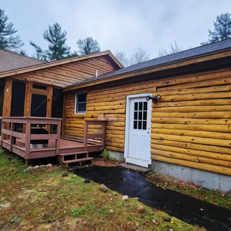 4b2b true Log retreat in the heart of the Whites