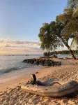 Elegant Poolside Apartment, Large Covered Terrace- Walk to Beach, West Coast - Apartments