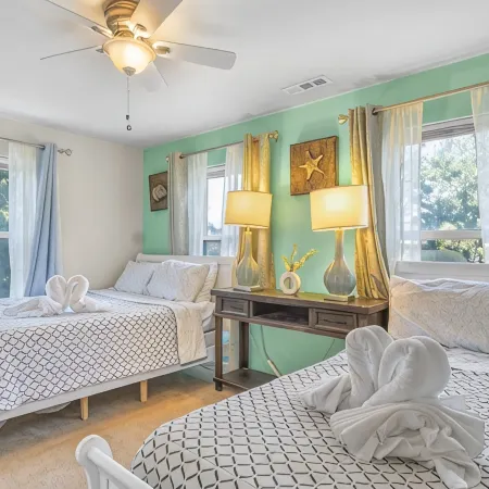 Charming Beachside Retreat - Turtle