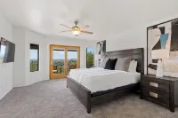 Catalina Foothills, 5 bedroom, Heated Pool and Spa, Views, Sleeps 16+ - 5-Star
