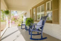 Pet Friendly, Huge Fenced in Yard, Fireplace, Firepit, Near Sgmc & Vsu & Eats - 3-Star