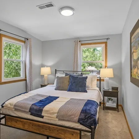 6BR Home w public Lake Access 1.8miles 2 DT Wayzata, enjoy the lake year round!