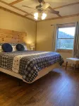 Spacious Farmhouse in Maggie Valley - Chalets