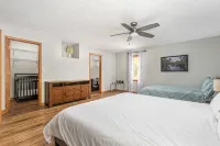 Total Seclusion! Hot tub,  Traverse City downtown 10 min, Booking for summer! - 3-Star