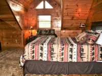 Awesome View 2500 Sqft Decks 8 Person Spa Mins to Blue Ridge Pkway & New River Hotele w: Pine Swamp
