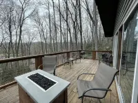 Mountain Resort Cabin with Outdoor Gas Firepit, and Mountain Stream! - WiFi