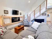 Brand New, Private Home w/ Nordic Hot Tub- Just 1/2 Mile to Jay Peak Resort Hotels in Jay