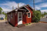 Vacation UniquEly cottage #3
