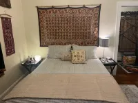 Beautiful & Large Bedroom  in B&B in Exquiste  Tropical  Home- Centrally located - Bungalows