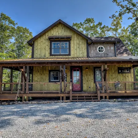 Sunrock Mountain Dream II ~ Luxury Cabin Hot Tub, Pool Table, Fire Pit & Sw. Bed