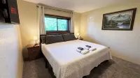 20-Acre Retreat • Hot Tub • Stunning Views - 3-Star