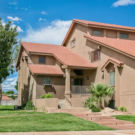 Newly Remodeled Condo - 2 Person Jetted Tub/Shower, Pools, Hot Tubs, Pickleball