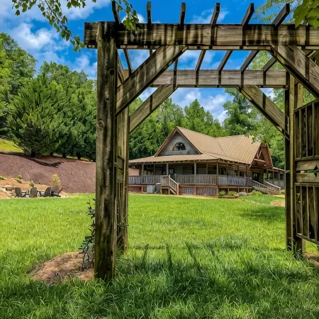 NEW Twin River Cabin - 3 Bedroom Lodge Cabin - Views Soquee River
