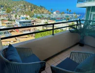Catalina Dreamin' // Your Ultimate Island Getaway! // Remodeled 3 Bed + 2.5 Bath - บังกะโล