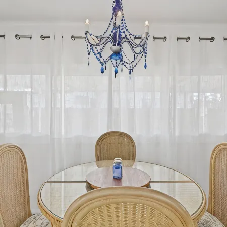 Tropical Privacy, Full Kitchen, Screened Lanai, Covered Parking, Fenced Yard